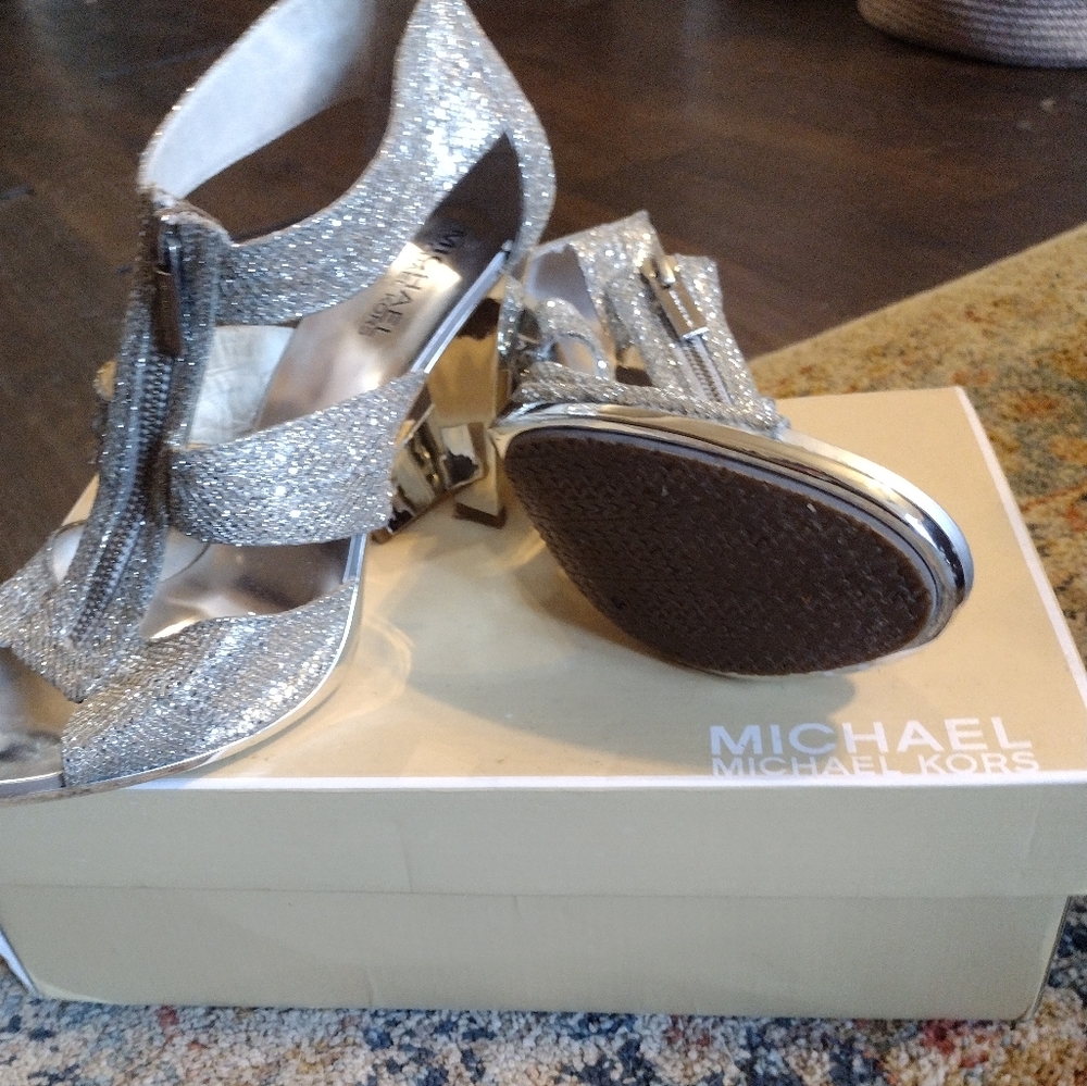 Heels - Picture 2 of 2